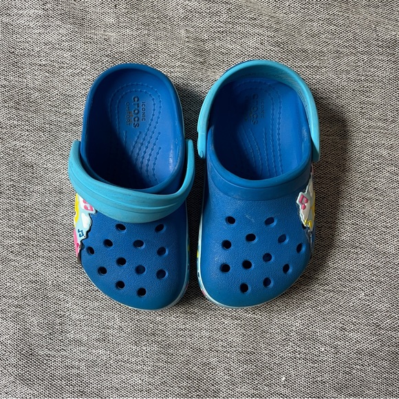 Baby shark crocs - toddler size 7. Used but good condition. - Picture 2 of 4